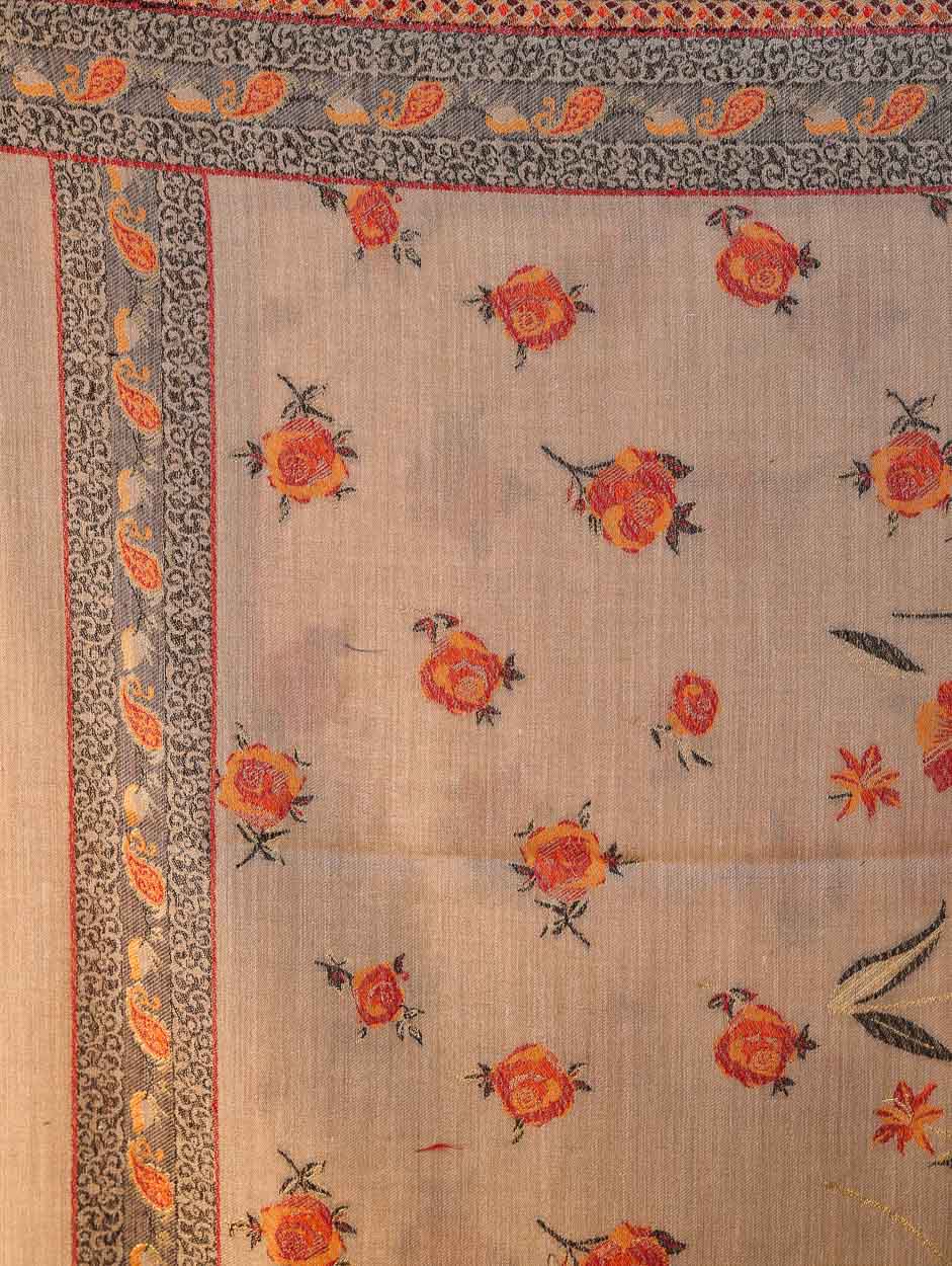 महिलाओं के लिए सफ़ेद कानी ऊनी पुष्प शॉल