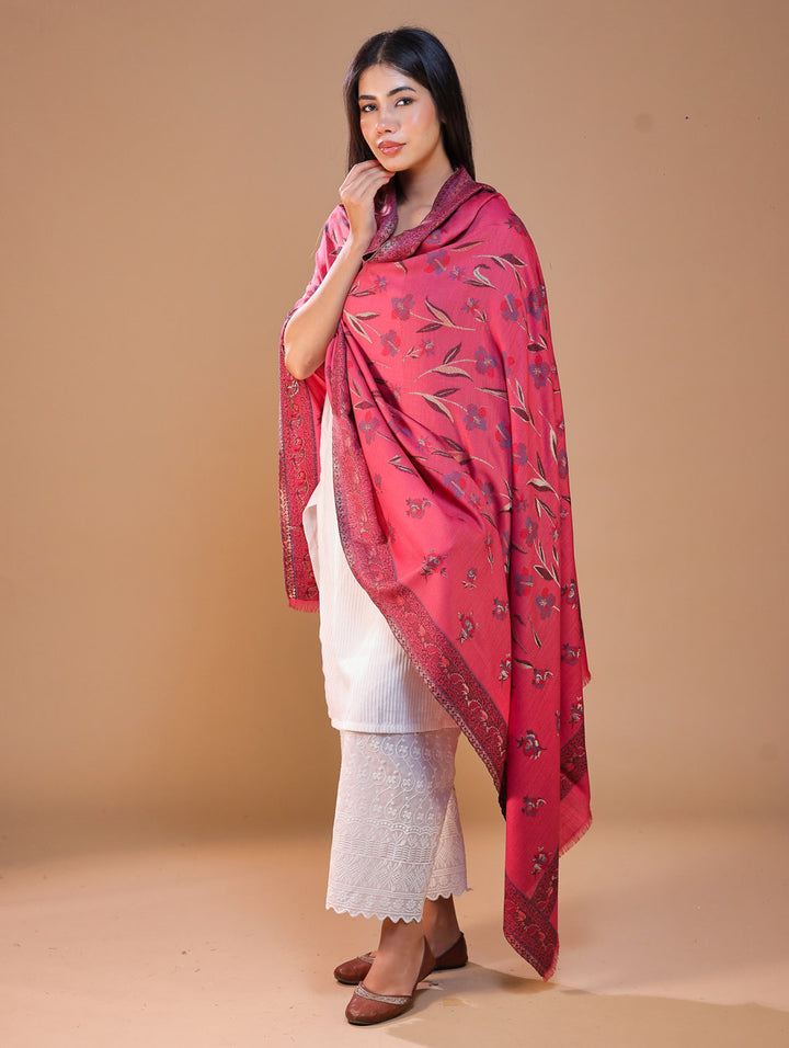 महिलाओं के लिए सफ़ेद कानी ऊनी पुष्प शॉल