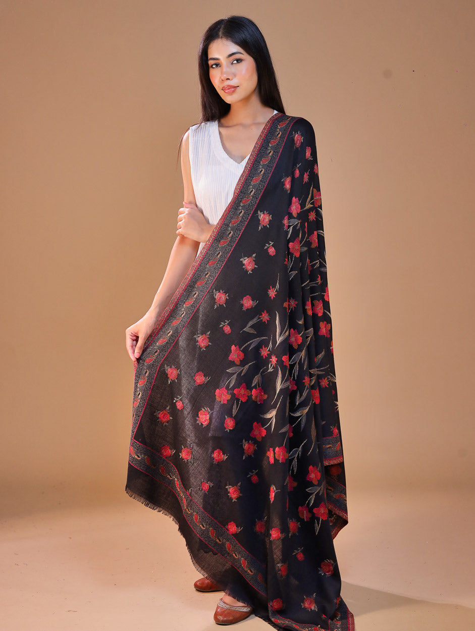 महिलाओं के लिए सफ़ेद कानी ऊनी पुष्प शॉल