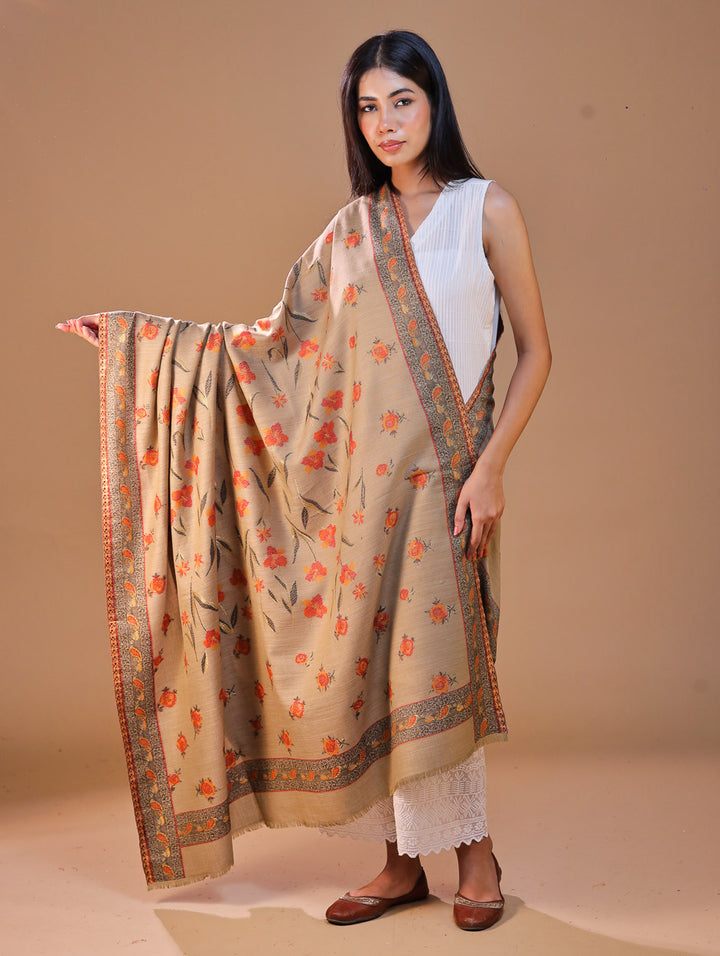 महिलाओं के लिए सफ़ेद कानी ऊनी पुष्प शॉल