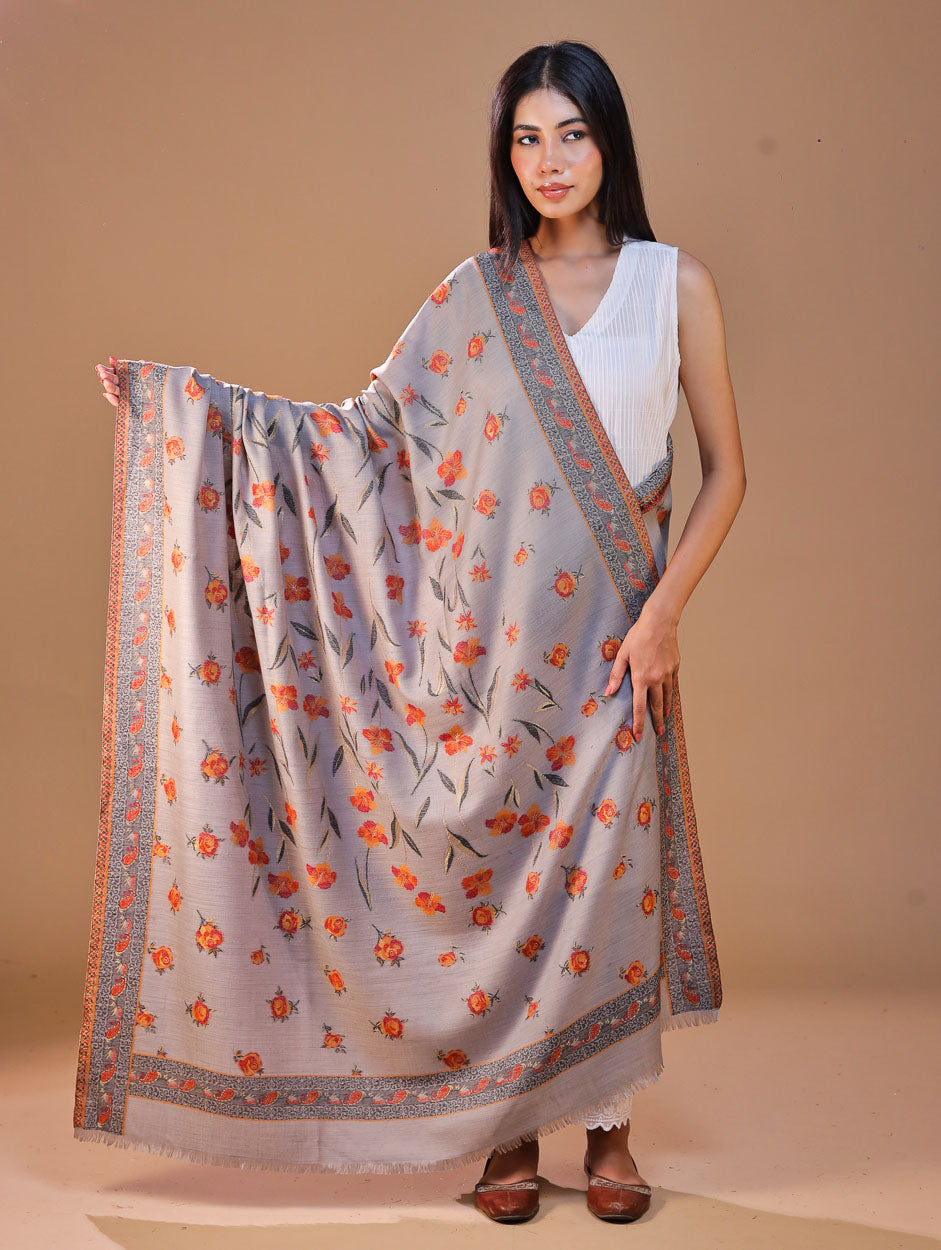 महिलाओं के लिए सफ़ेद कानी ऊनी पुष्प शॉल