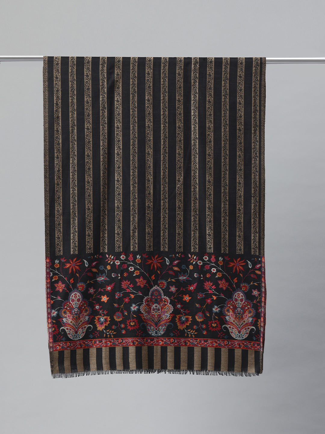 Women's Kani Wool Stole With Zari Border