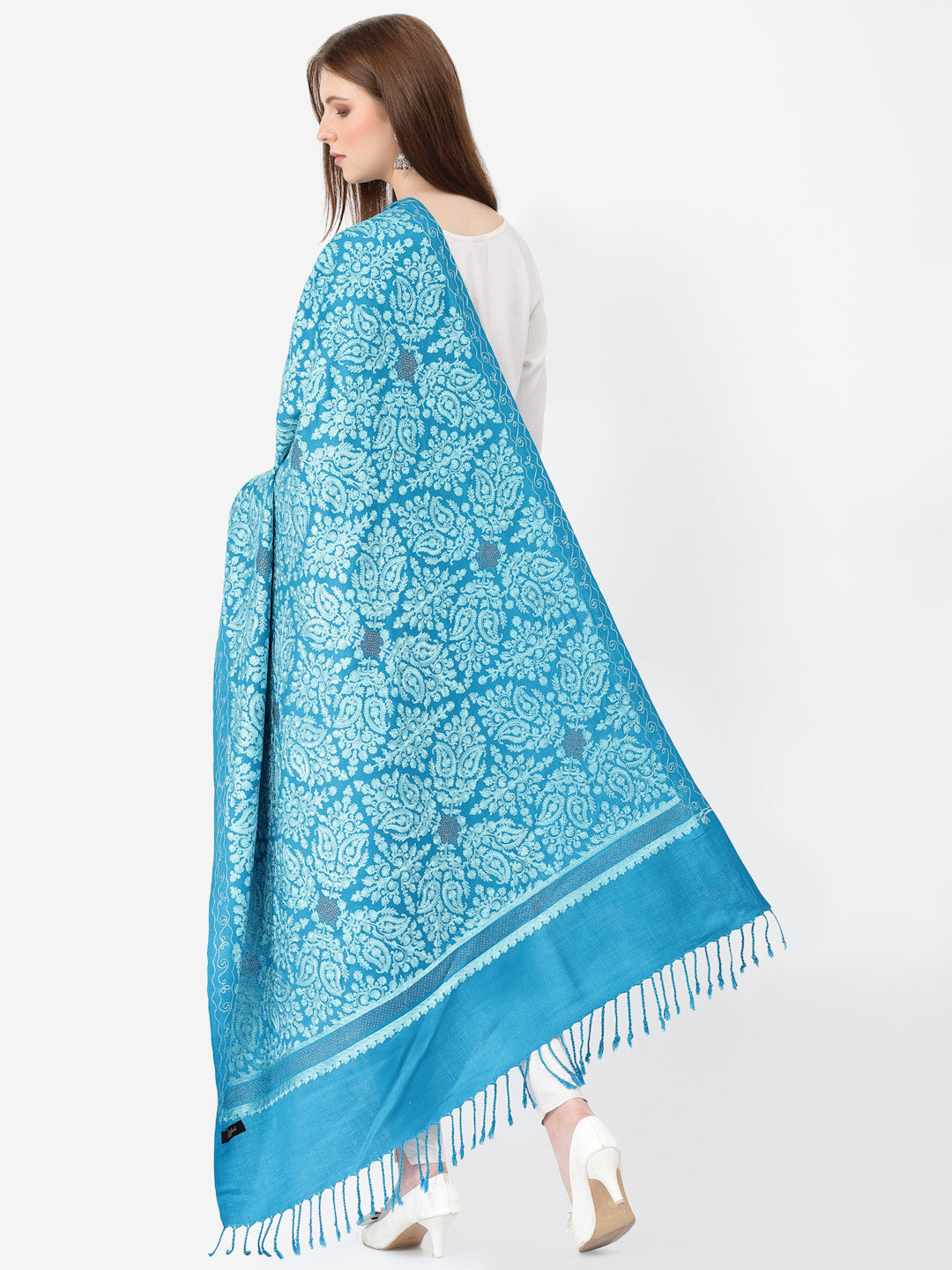 महिलाओं के लिए सिल्की आरी कढ़ाई और स्टोन वर्क ऊनी शॉल