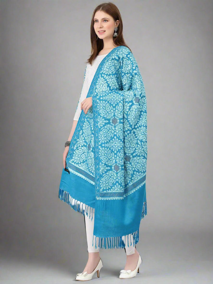 महिलाओं के लिए सिल्की आरी कढ़ाई और स्टोन वर्क ऊनी शॉल