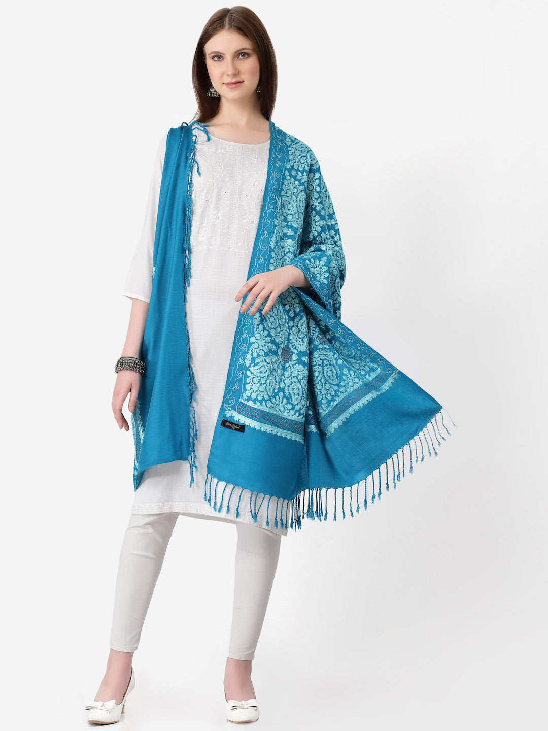 महिलाओं के लिए सिल्की आरी कढ़ाई और स्टोन वर्क ऊनी शॉल