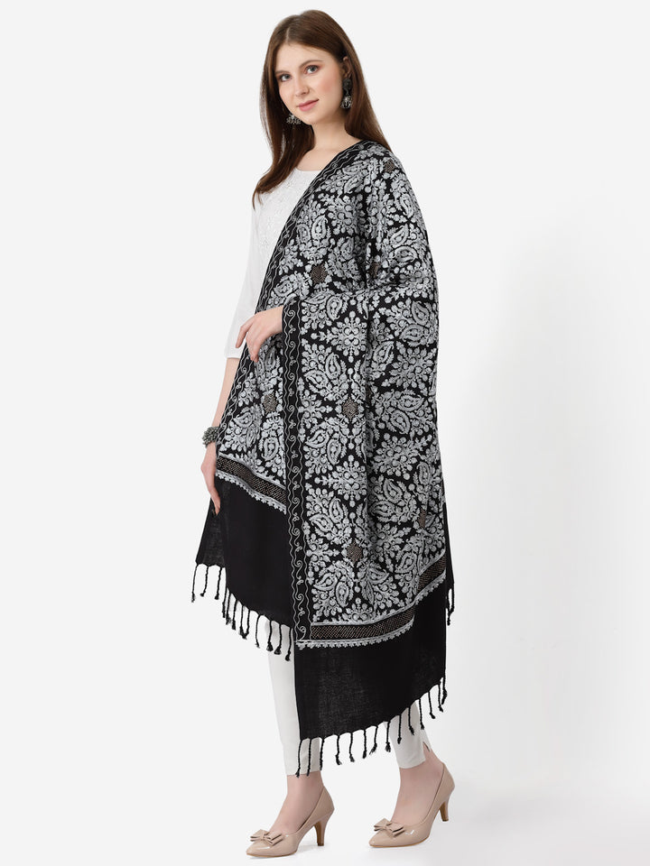 महिलाओं के लिए सिल्की आरी कढ़ाई और स्टोन वर्क ऊनी शॉल