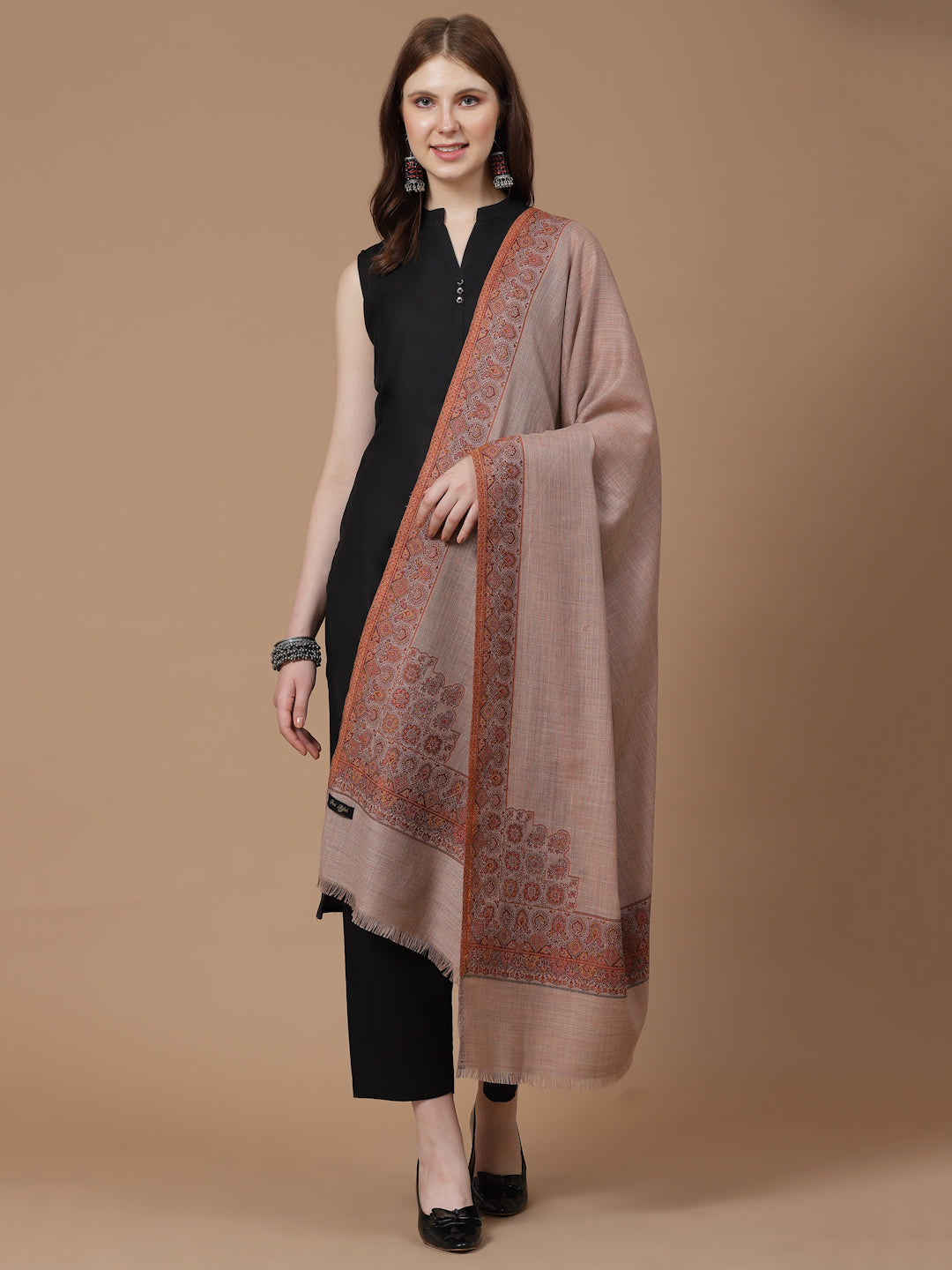 महिलाओं के लिए बेज मेलेंज कानी बॉर्डर ऊनी शॉल