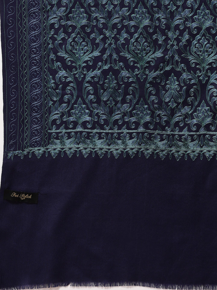 महिलाओं के लिए नेवी ब्लू सिल्की आरी कढ़ाई ऊनी शॉल