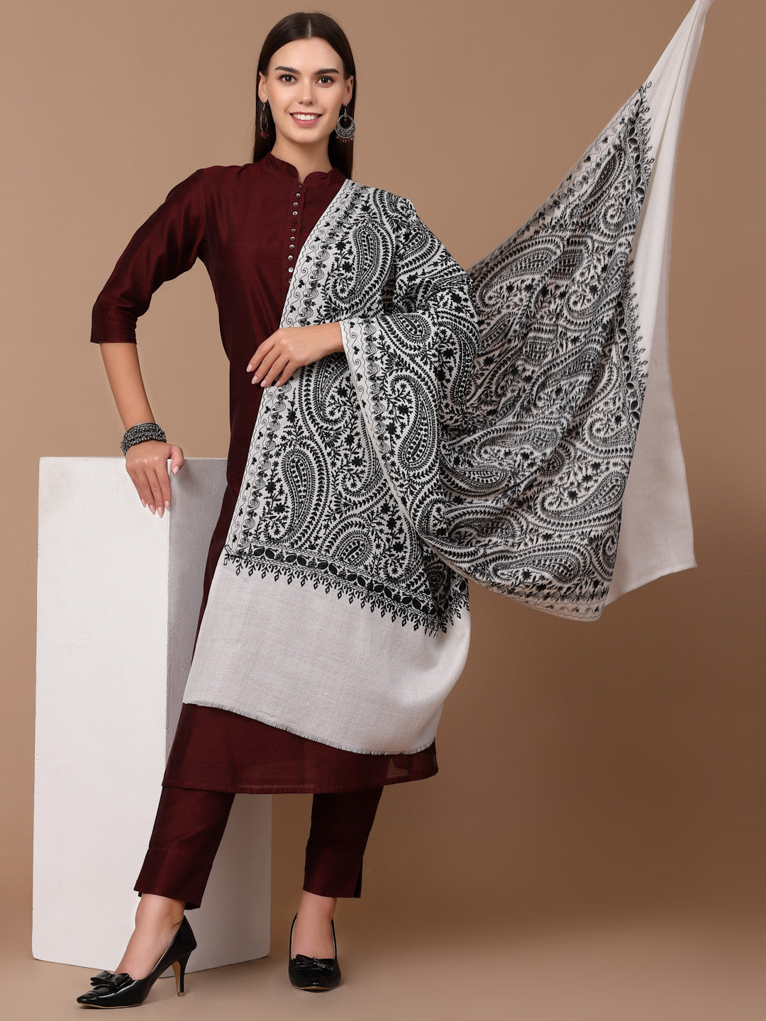 Women's Aari Embroidered Wool Shawl