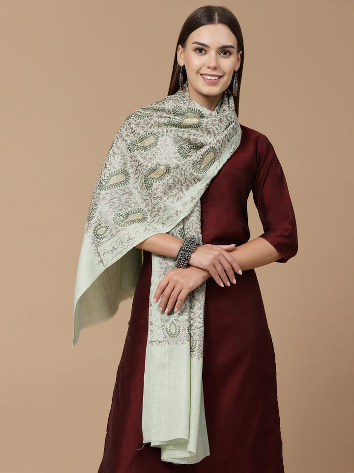 महिला पिस्ता आरी कढ़ाई ऊनी शॉल