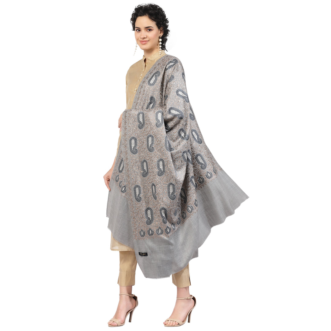महिला पिस्ता आरी कढ़ाई ऊनी शॉल
