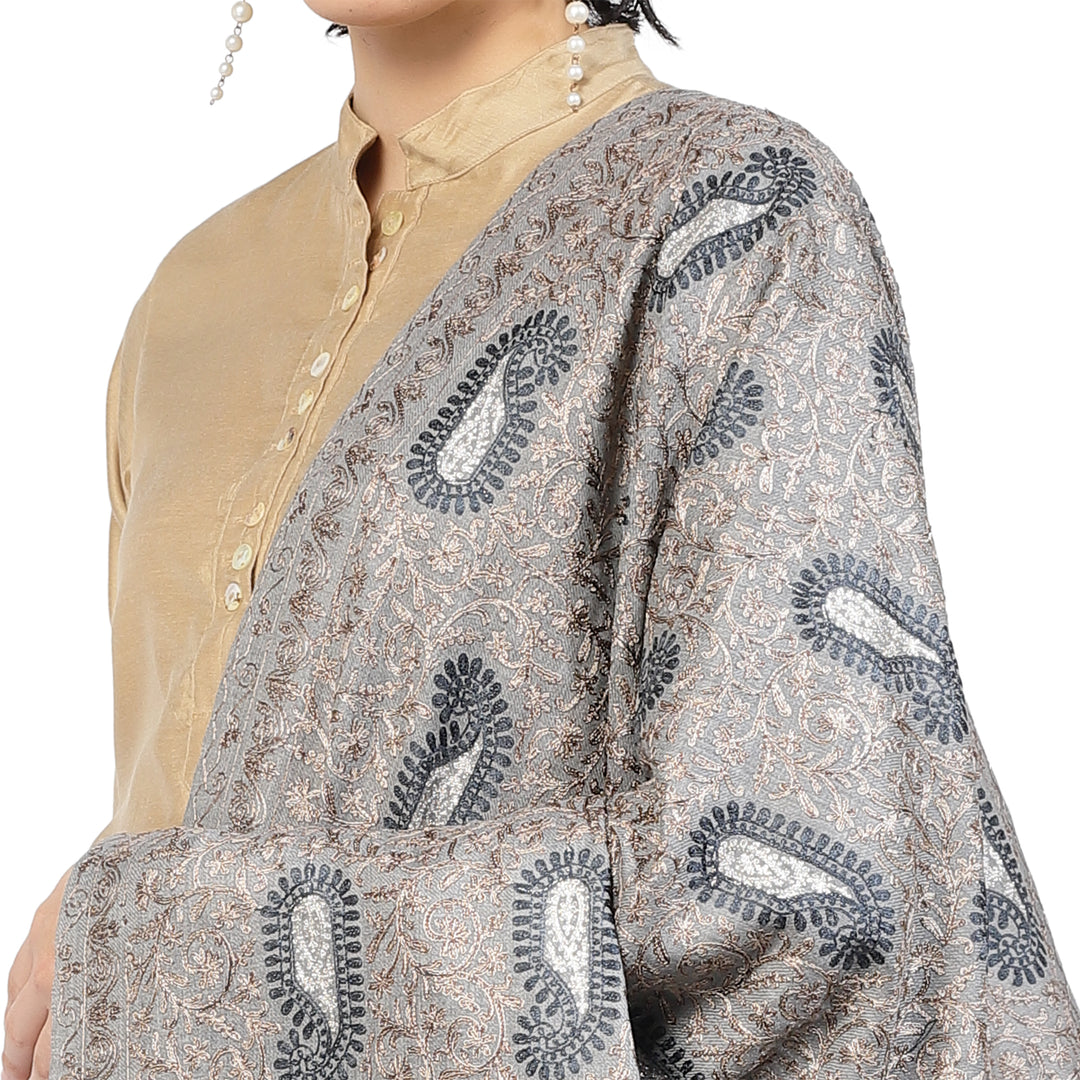 महिला पिस्ता आरी कढ़ाई ऊनी शॉल