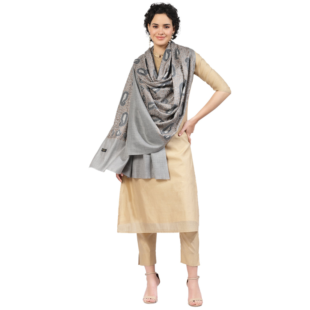 महिला पिस्ता आरी कढ़ाई ऊनी शॉल