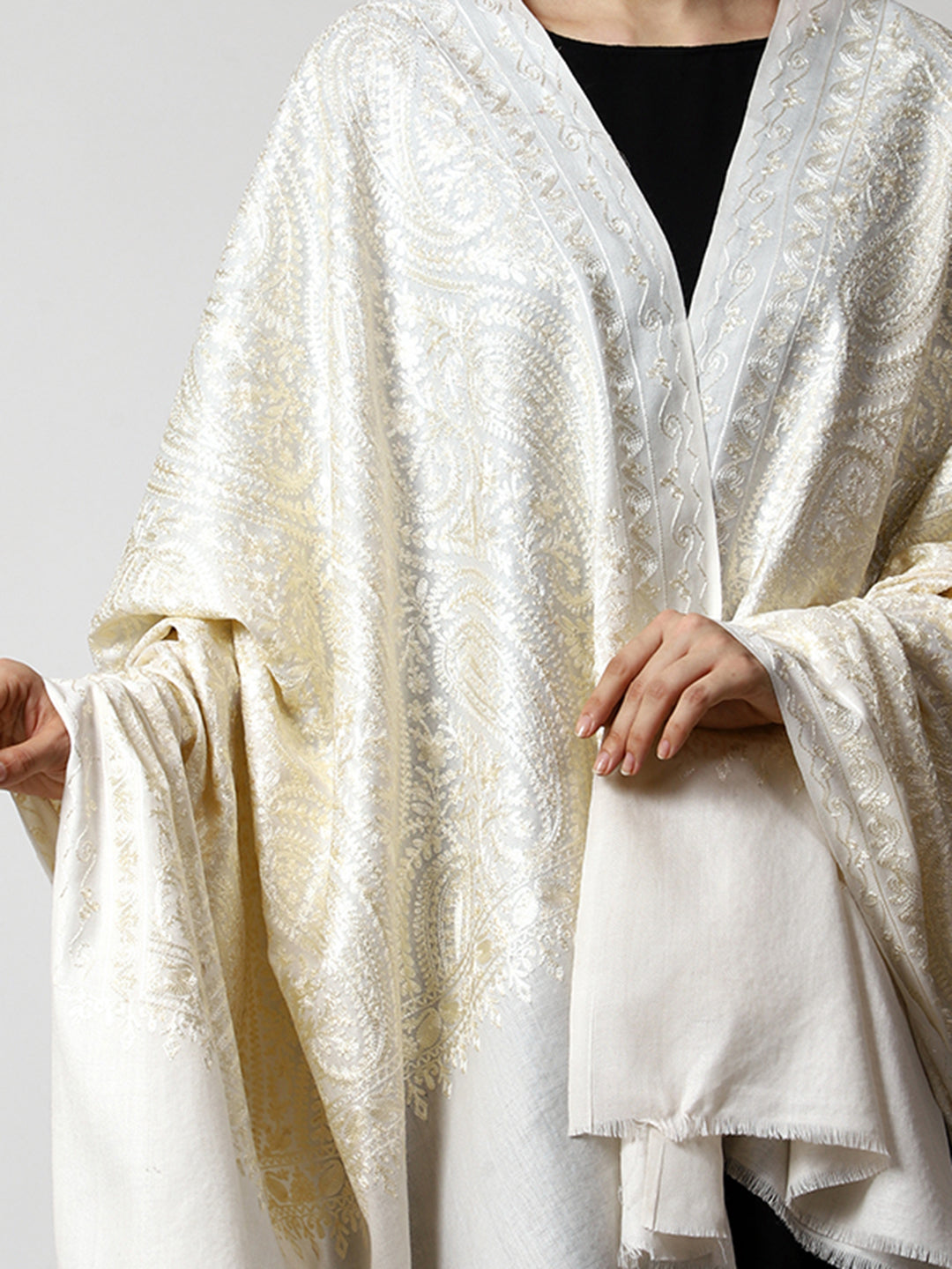 Women's Aari Embroidered Wool Shawl