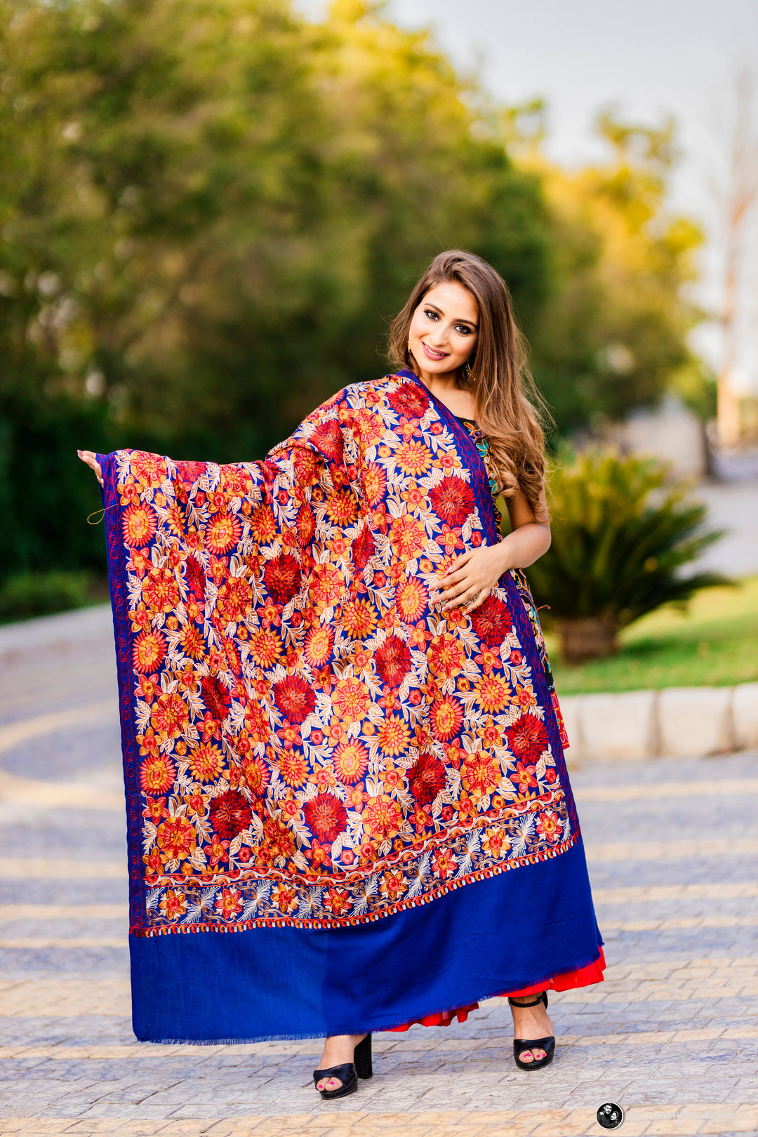 Women's Aari Embroidery Wool Shawl