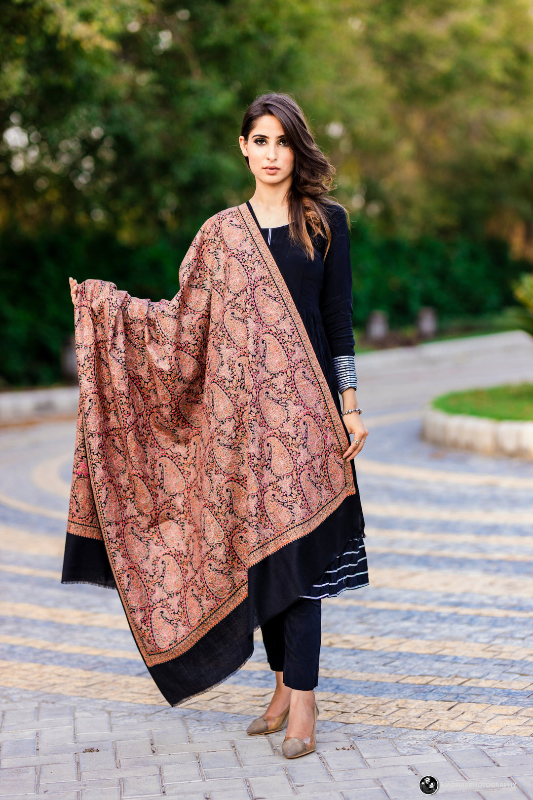 Women's Jamawar Aari Embroidered Wool Shawl