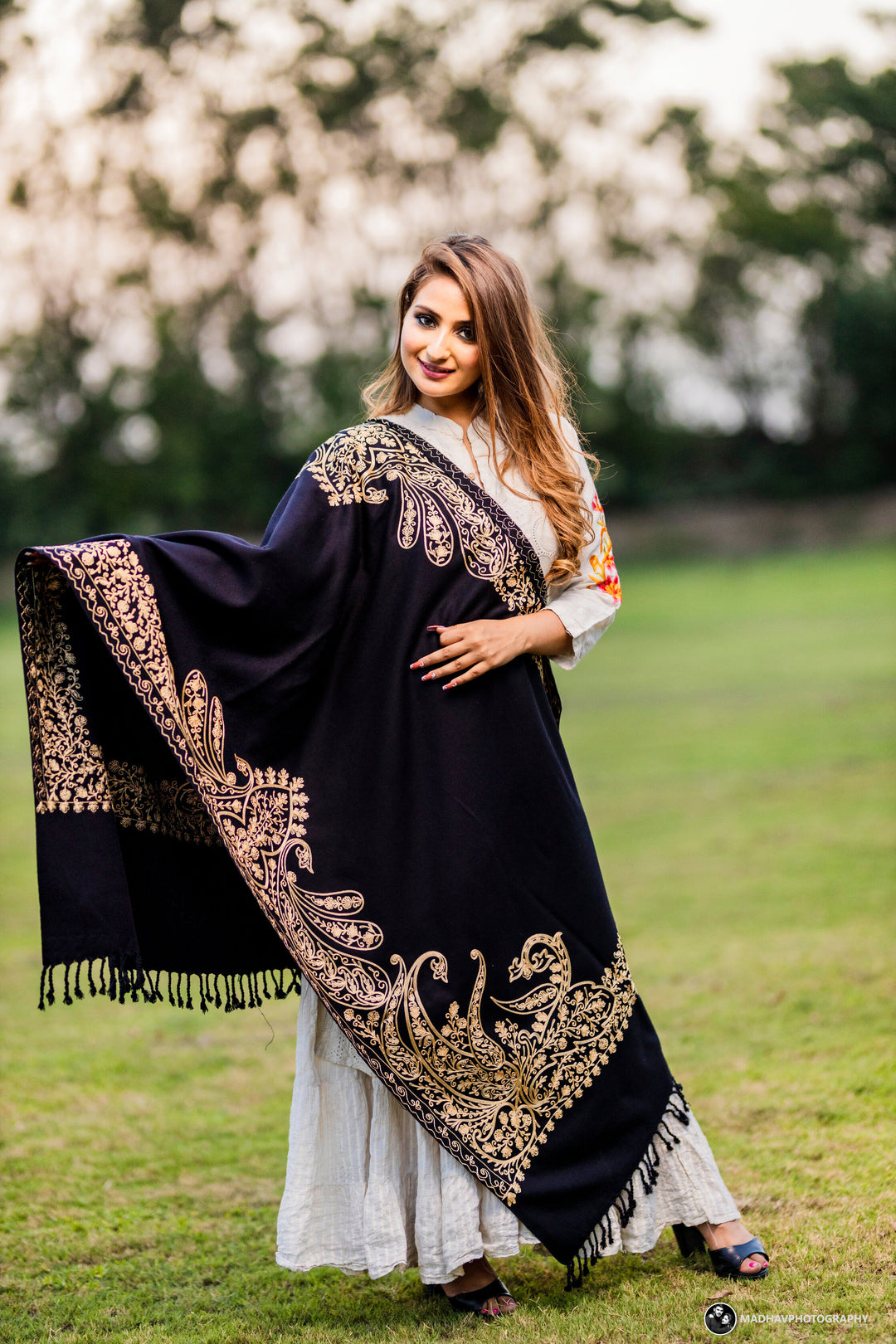 Women's Aari Embroidered Wool Stole