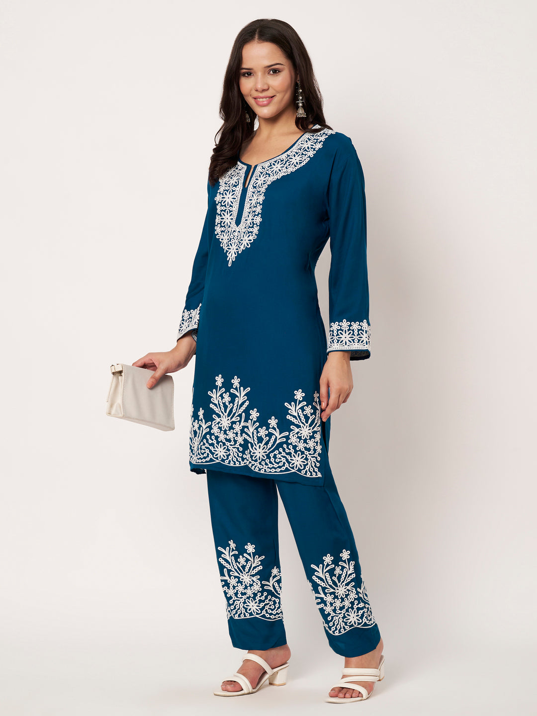 Women Embroidered Kurta & Pant Set | Floral Work