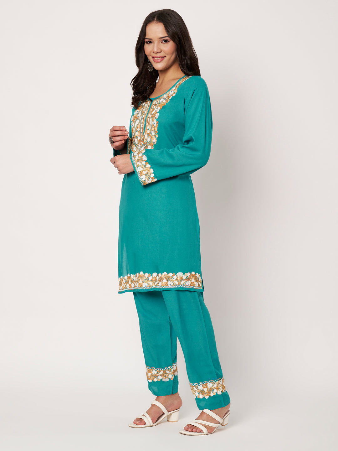 Women Floral Embroidered Kurta Palazzo Set