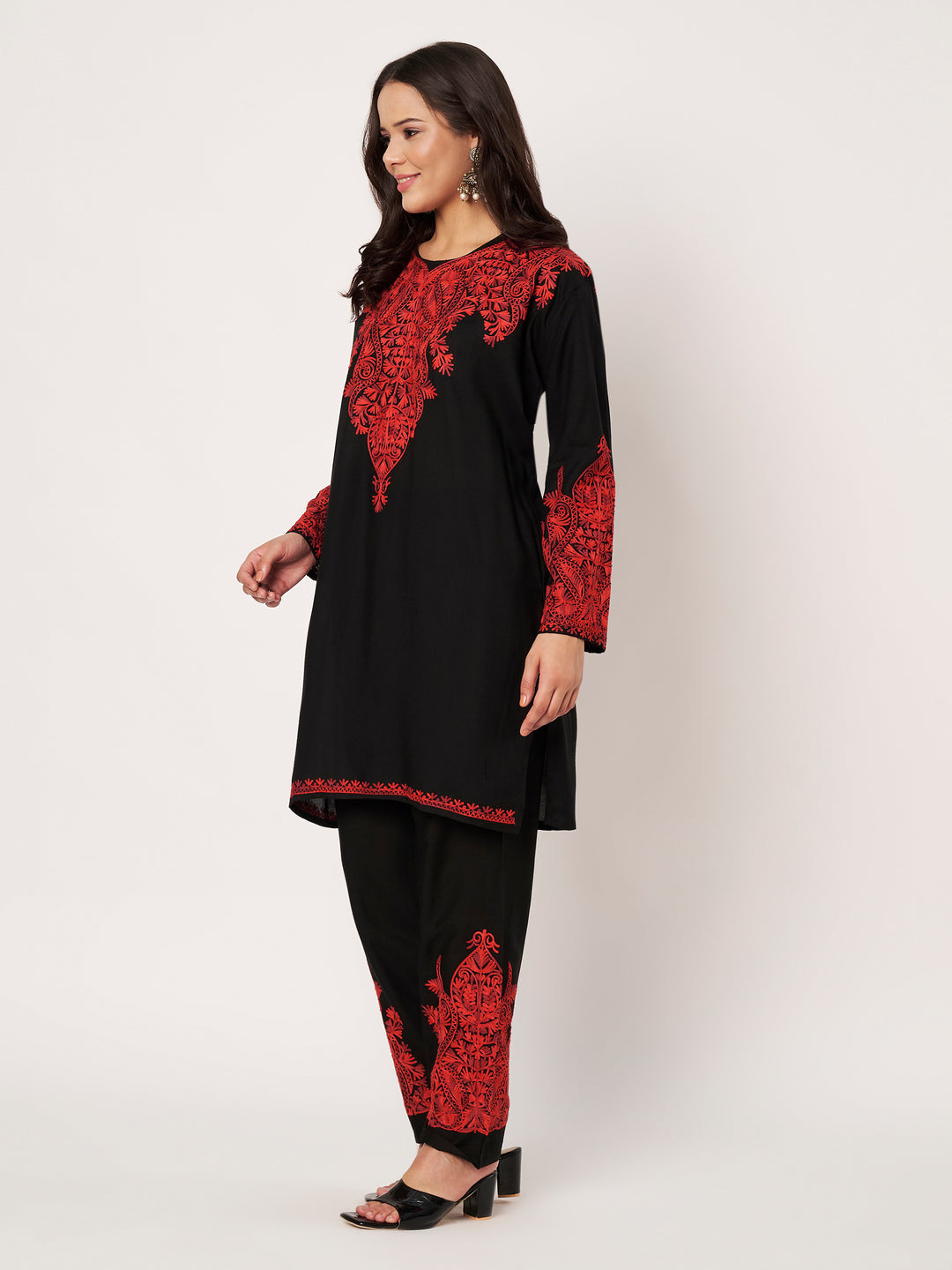 Women Floral Embroidered Kurta Palazzo Set