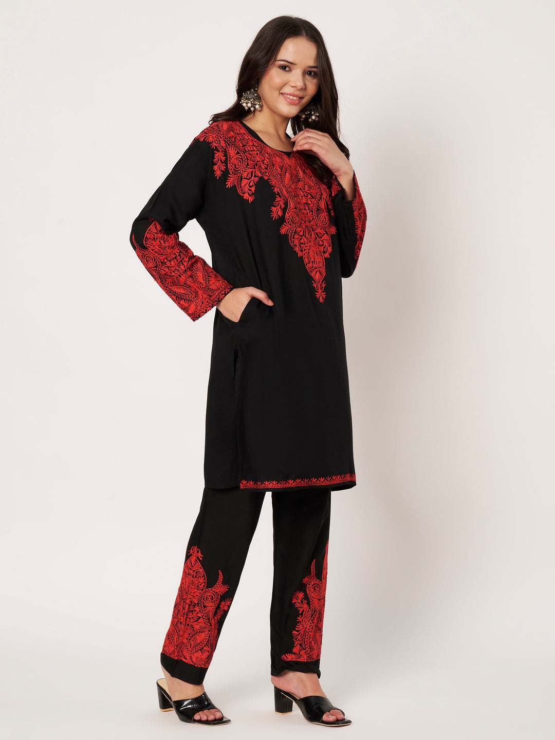 Women Floral Embroidered Kurta Palazzo Set