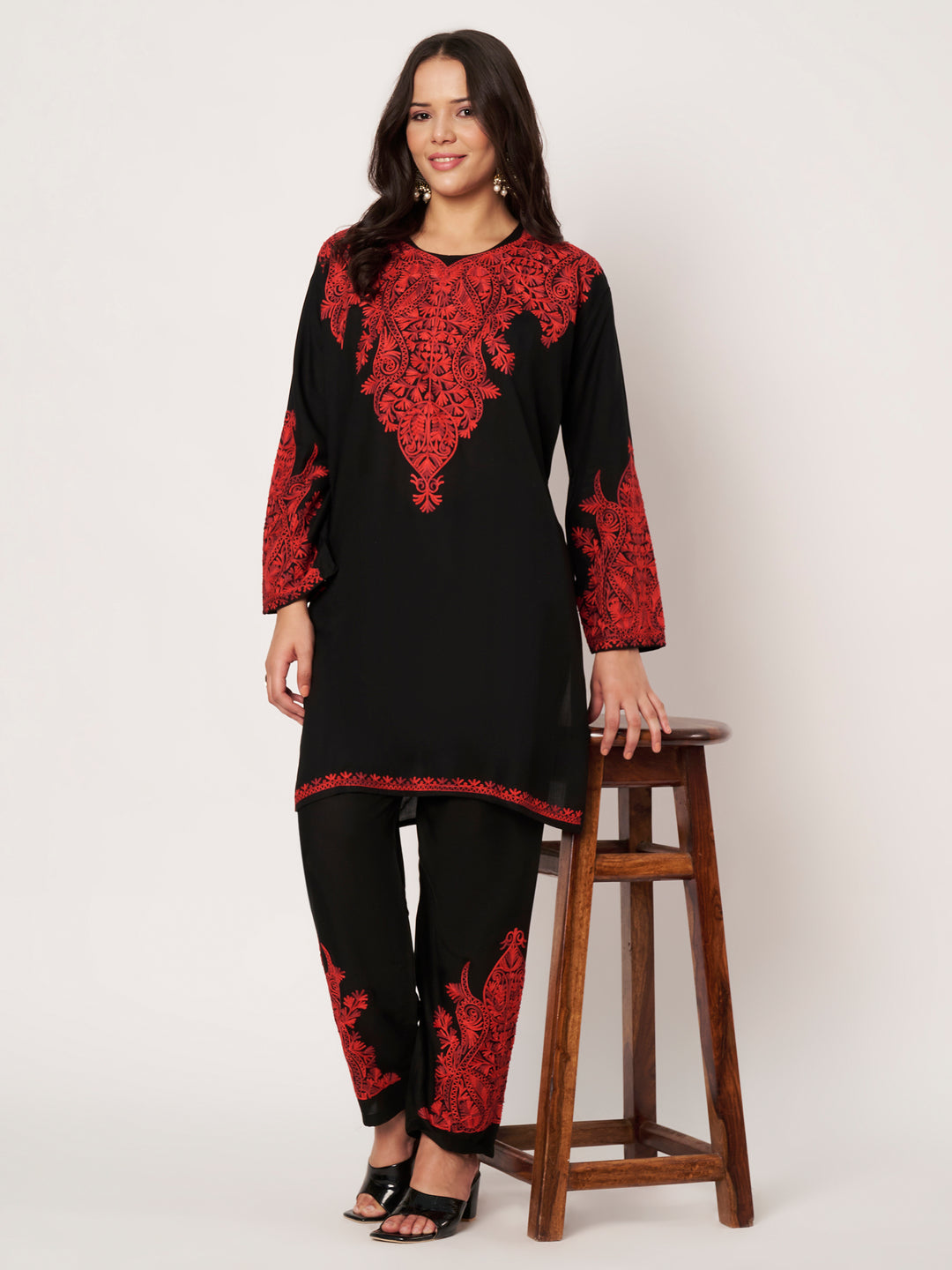 Women Embroidered Kurta & Pant Set | Floral Work