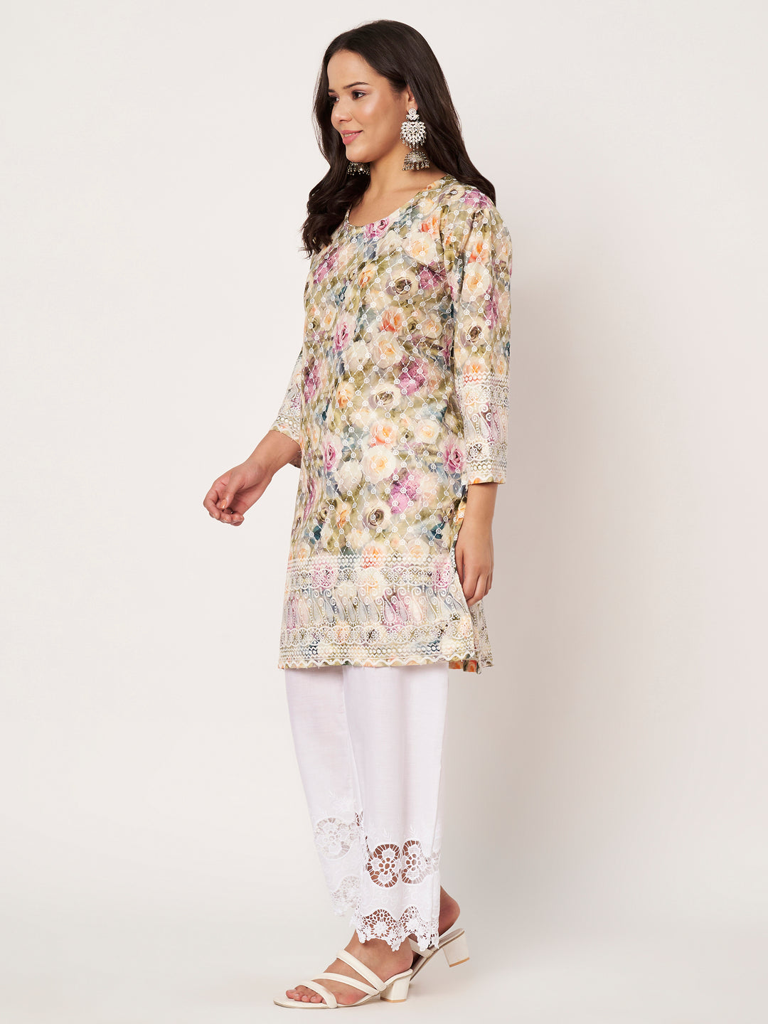 Women Floral Printed Kurti & Chikankari Pants Set