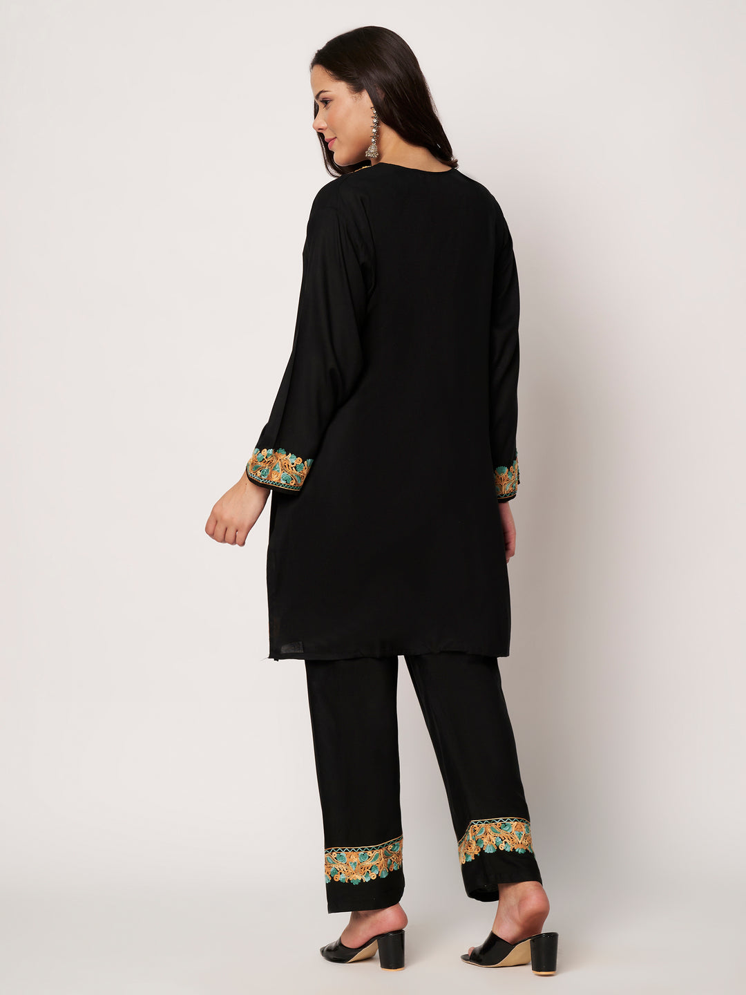 Women Floral Embroidered Kurta Palazzo Set