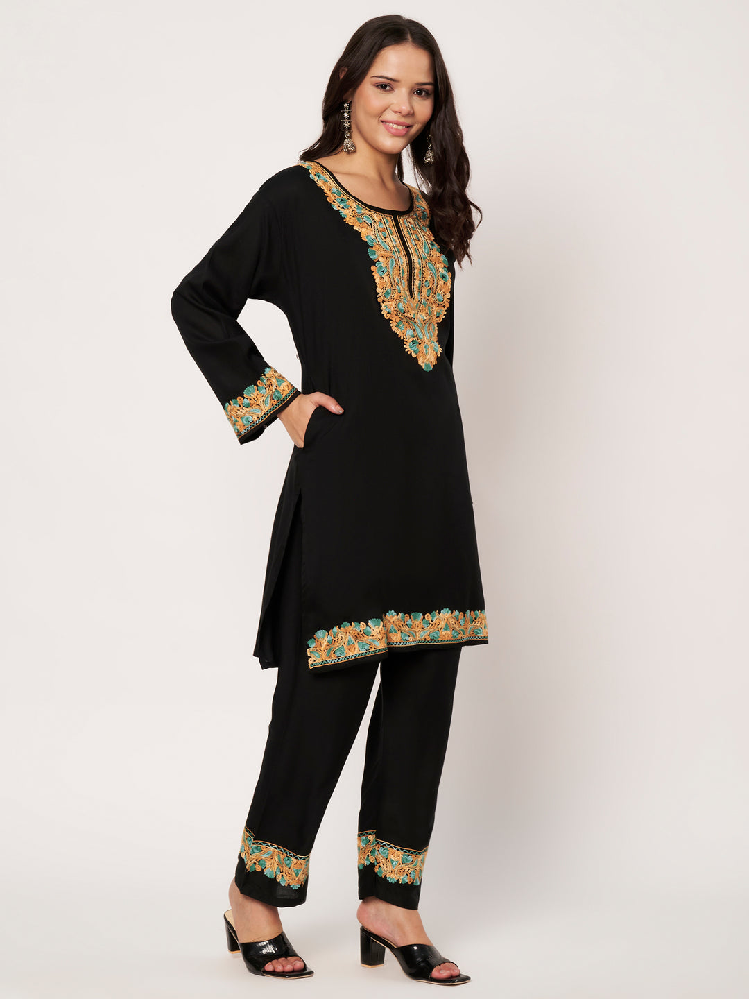 Women Floral Embroidered Kurta Palazzo Set
