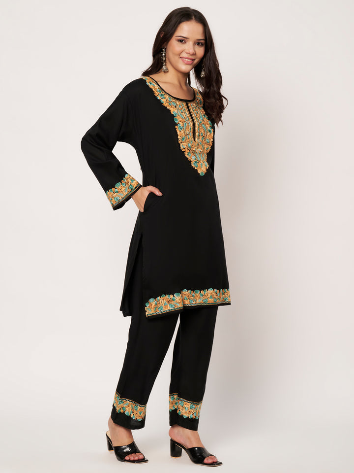 Women Floral Embroidered Kurta Palazzo Set