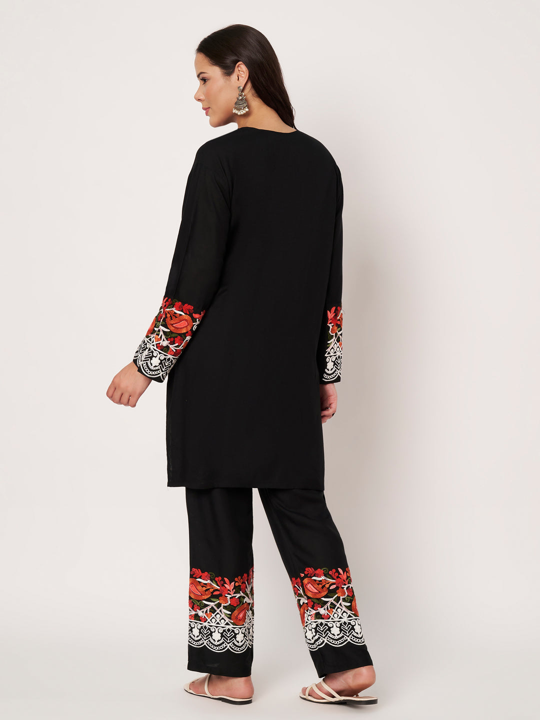 Women Floral Embroidered Kurta Palazzo Set