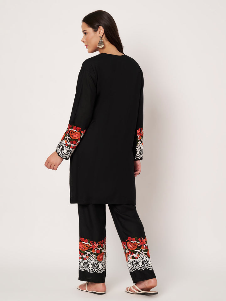 Women Floral Embroidered Kurta Palazzo Set
