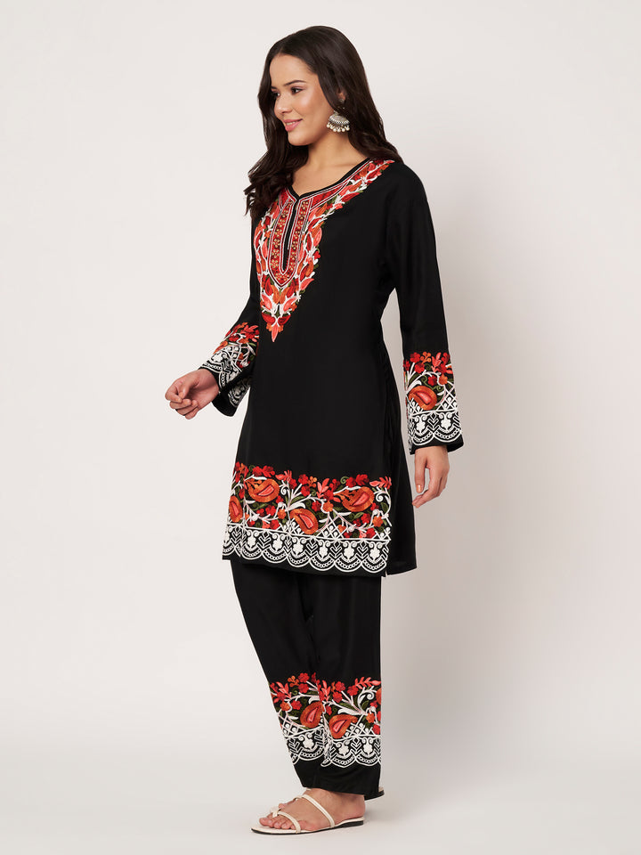 Women Floral Embroidered Kurta Palazzo Set
