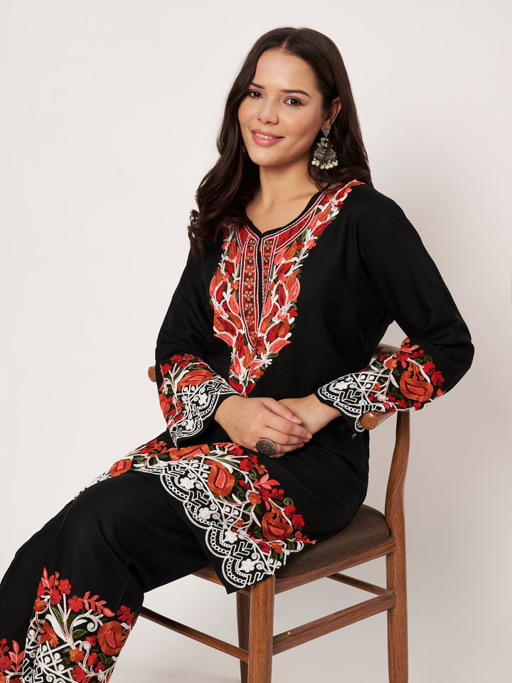 Women Floral Embroidered Kurta Palazzo Set