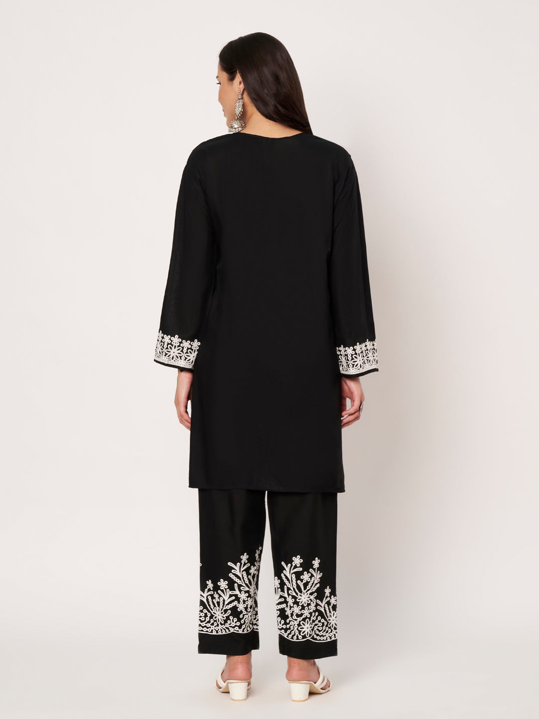Women Embroidered Kurta & Pant Set | Floral Work
