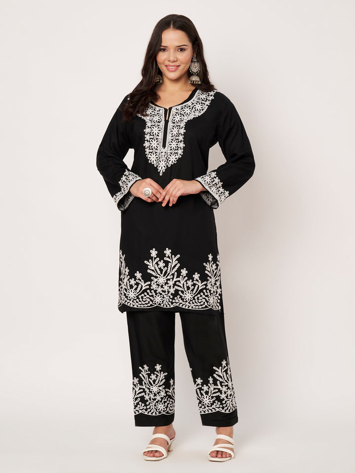 Women Embroidered Kurta & Pant Set | Floral Work