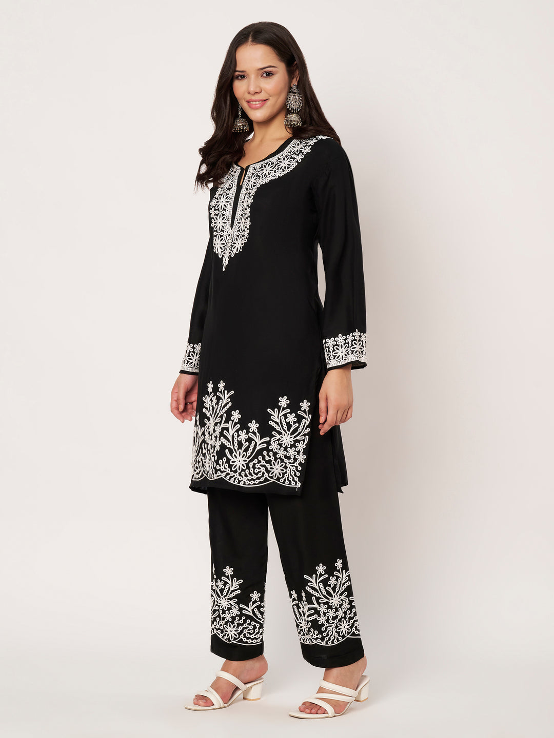 Women Embroidered Kurta & Pant Set | Floral Work