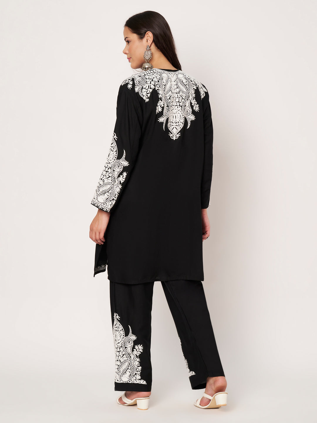Women Floral Embroidered Kurta Palazzo Set