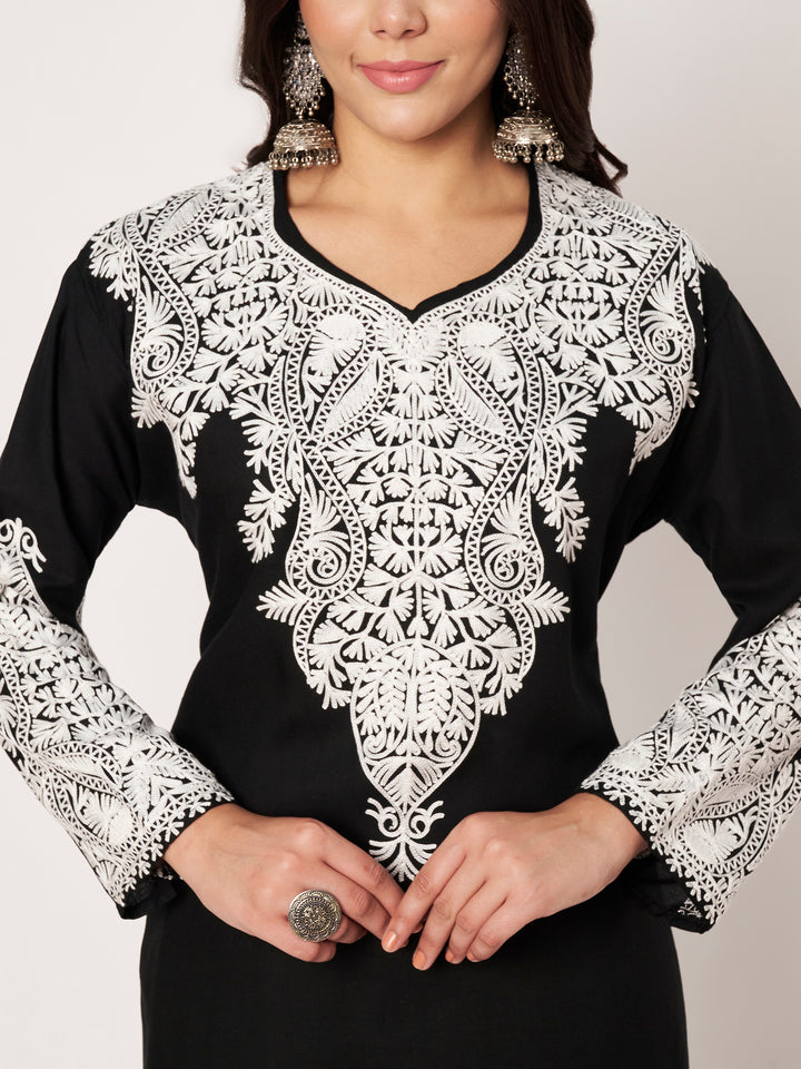 Women Floral Embroidered Kurta Palazzo Set