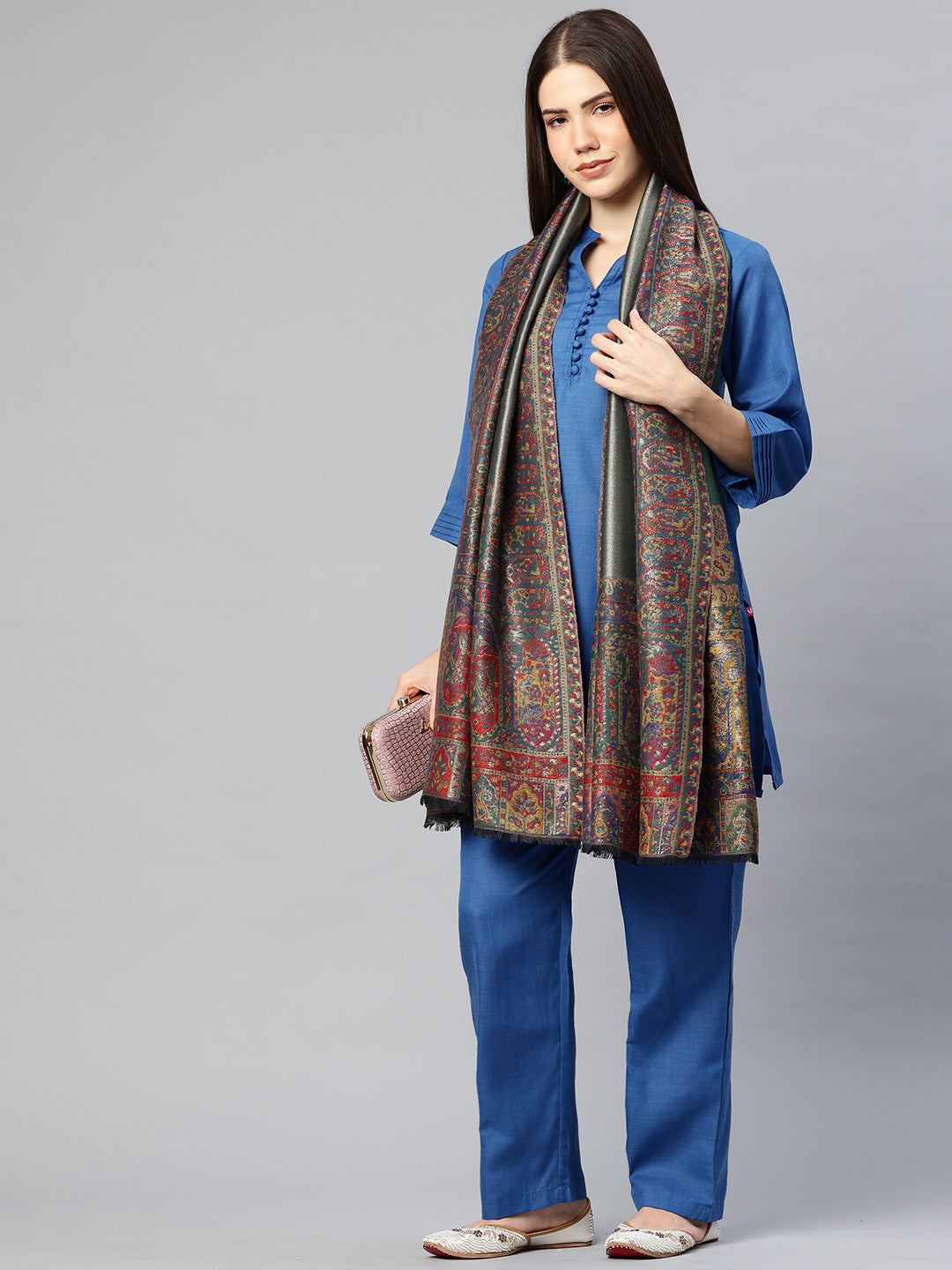 Women's Kani Wool Shawl With Zari Work