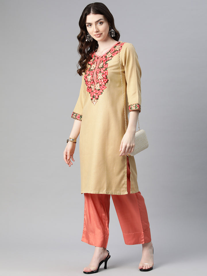 Women's Aari Embroidery Woollen Kurti
